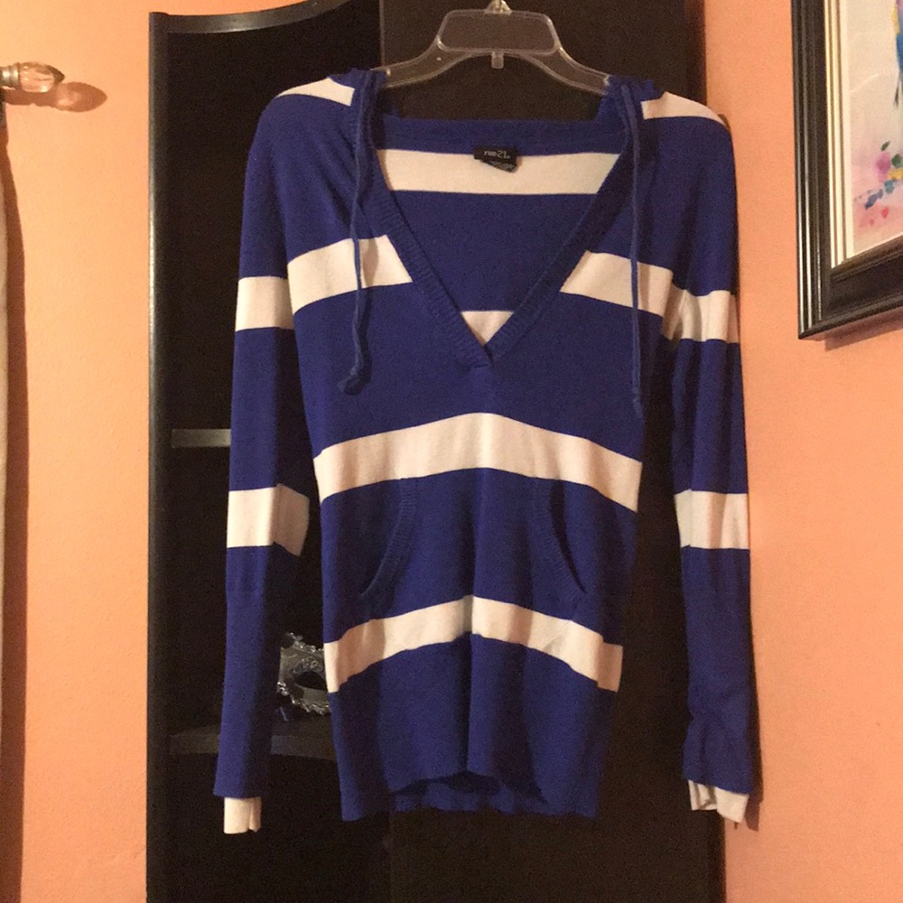 Rue 21 stripped Tshirt hoodie